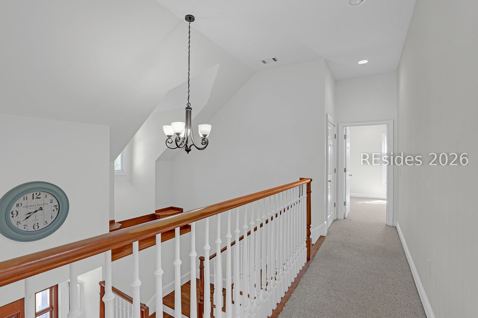 4 Hidden Lake Court
