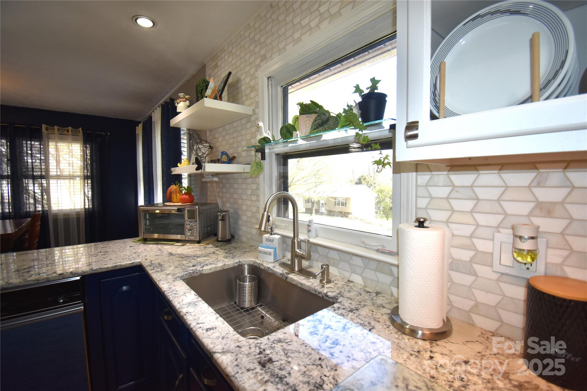 37 Hillside Drive E