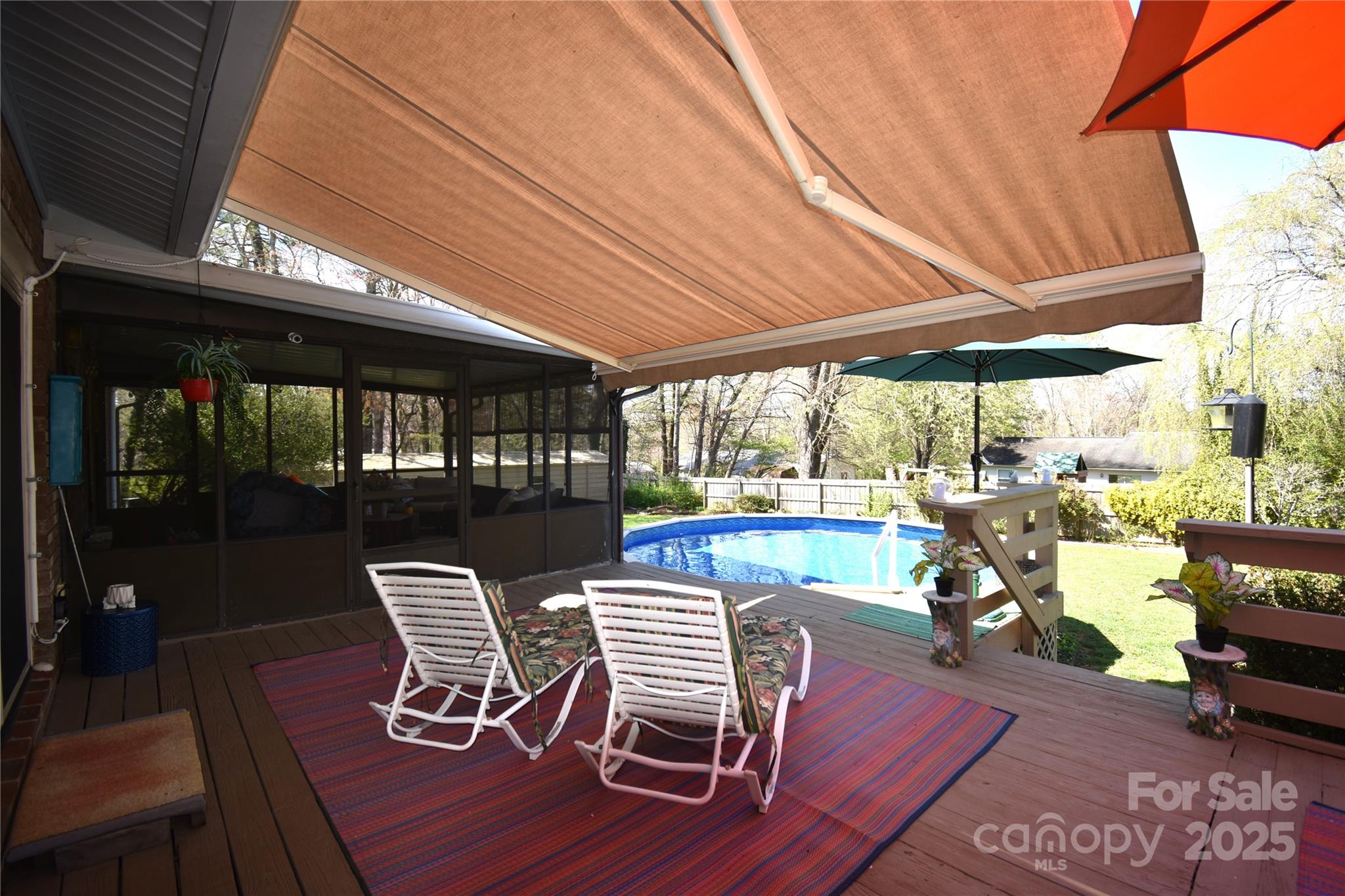 37 Hillside Drive E