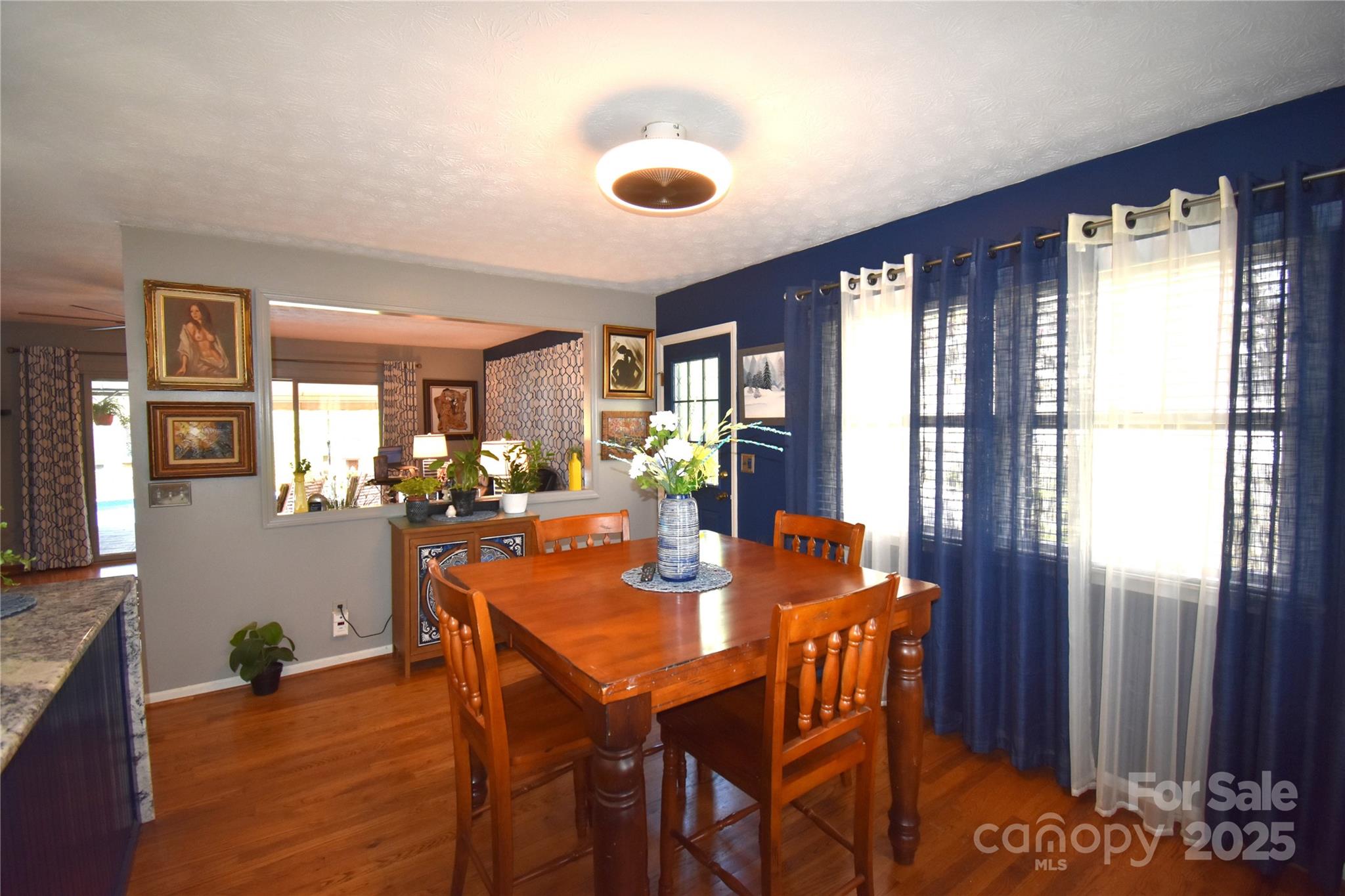 37 Hillside Drive E