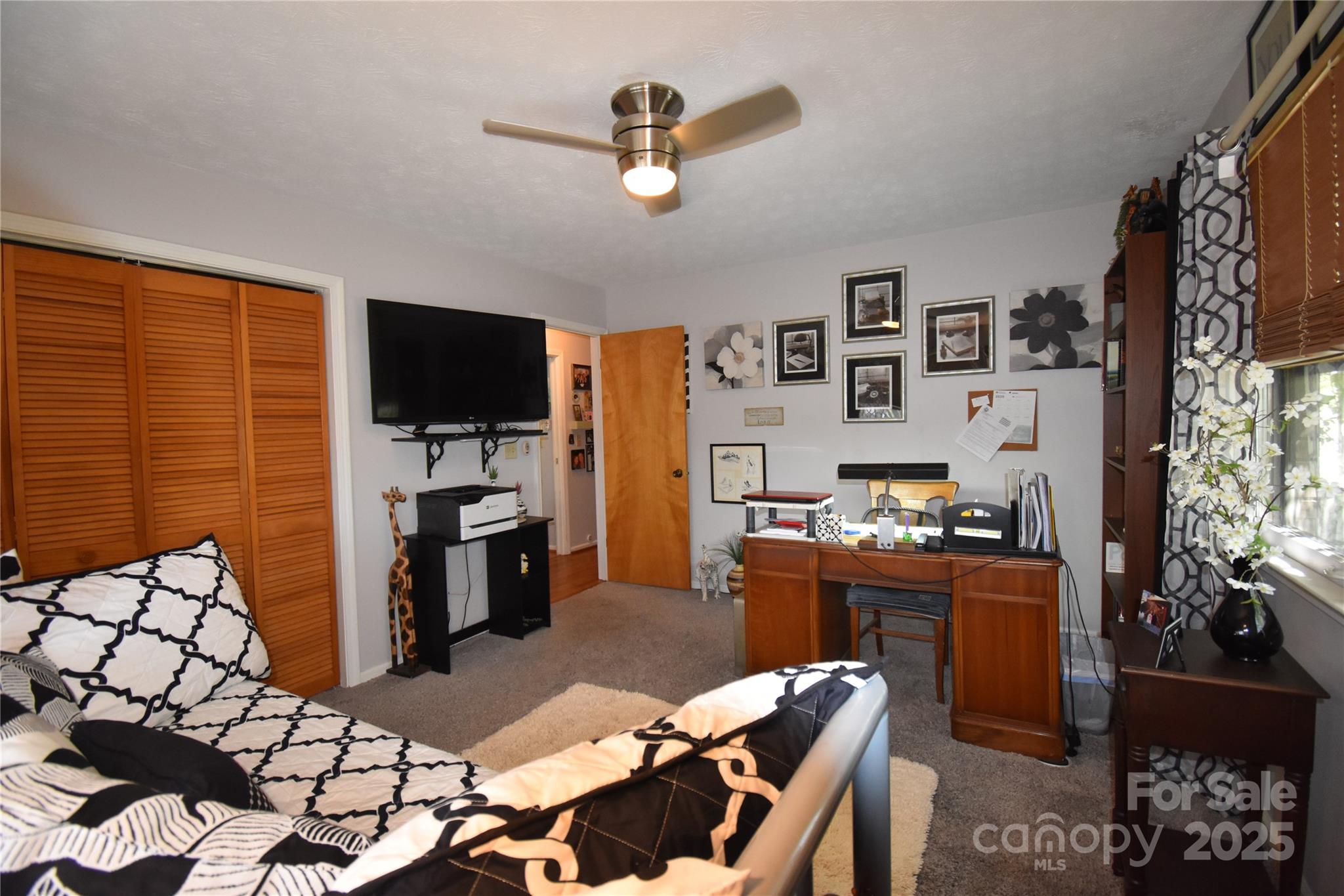 37 Hillside Drive E