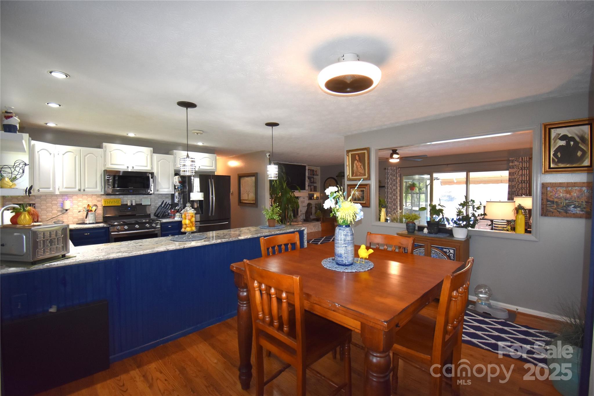 37 Hillside Drive E