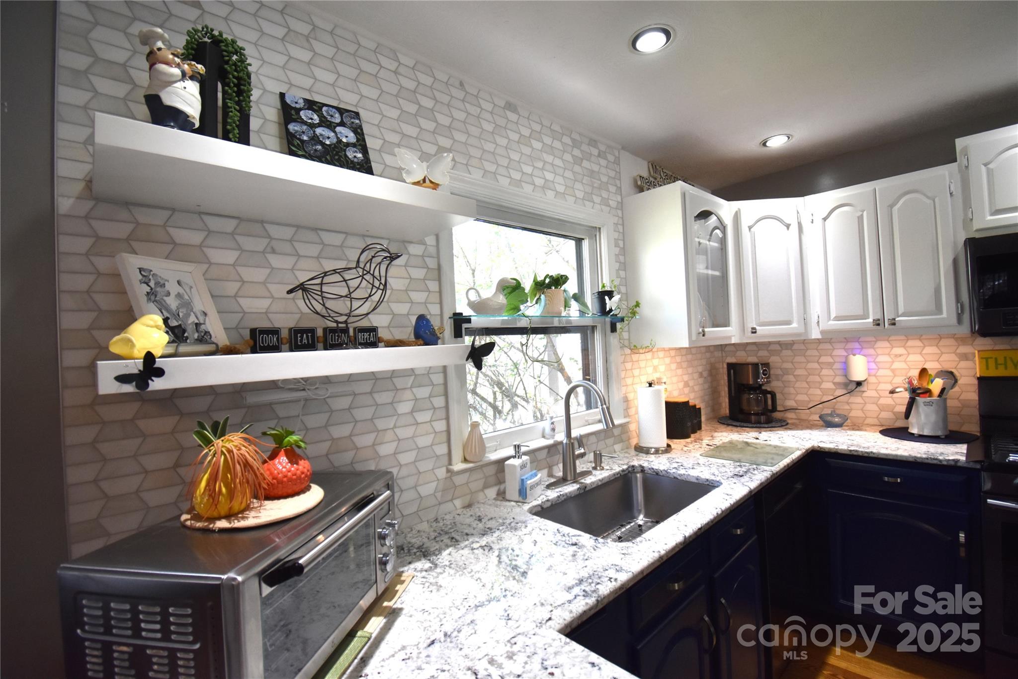 37 Hillside Drive E