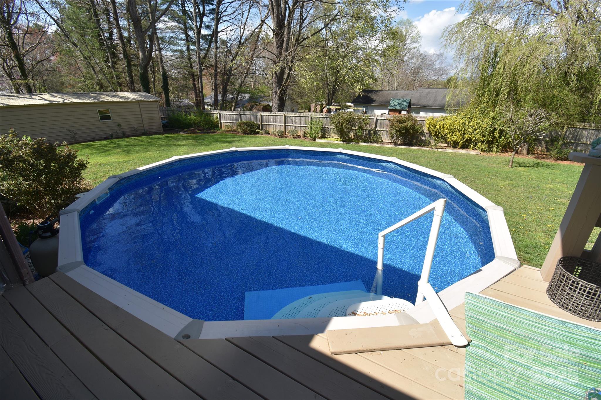 37 Hillside Drive E