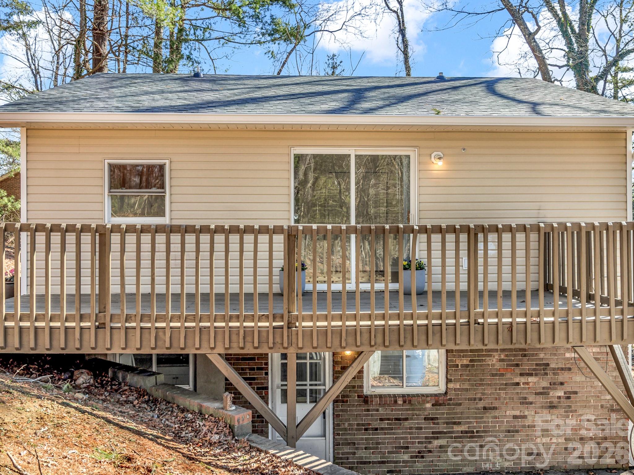 114 Elden Street