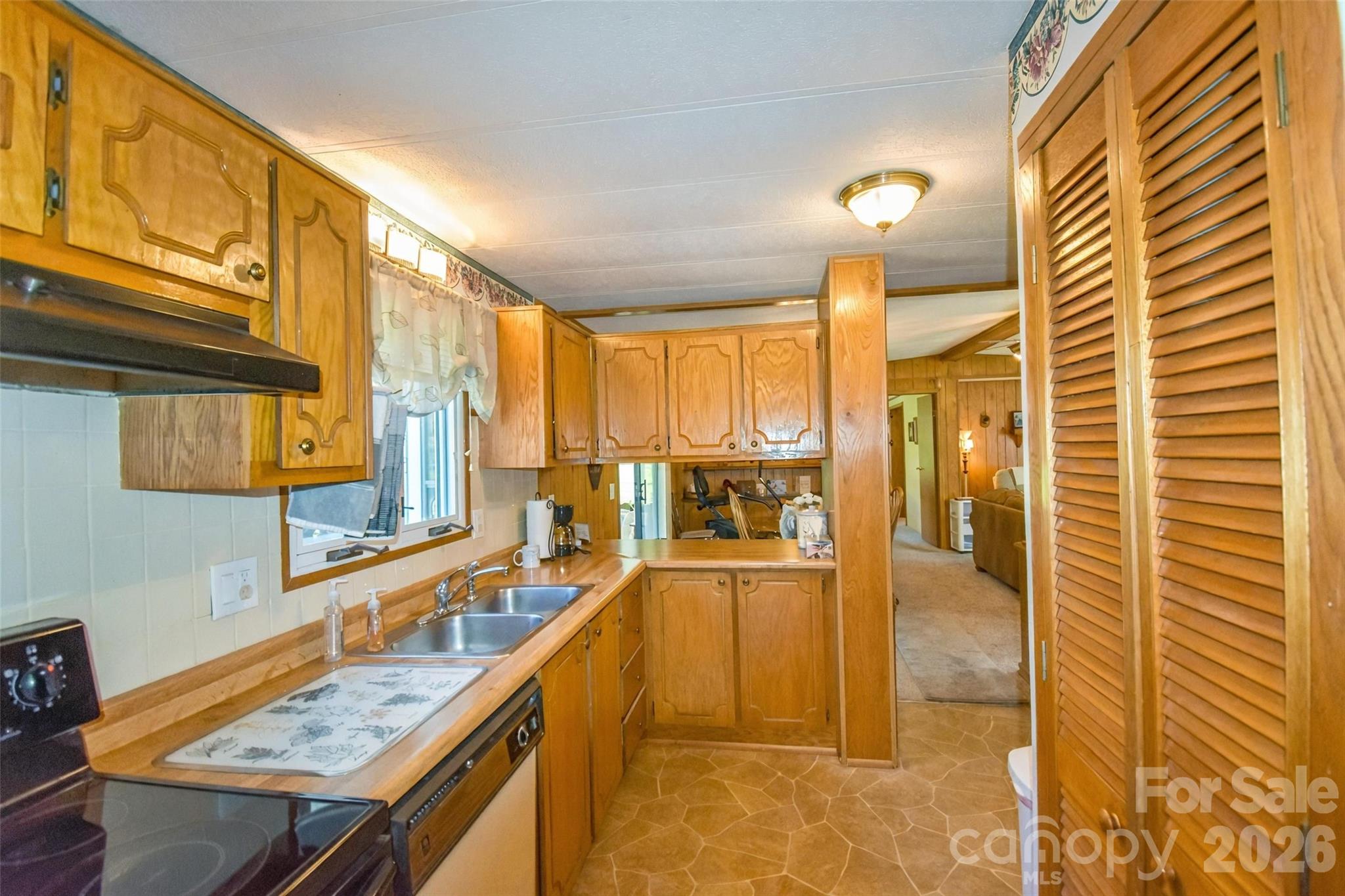 222 Cranbrook Circle