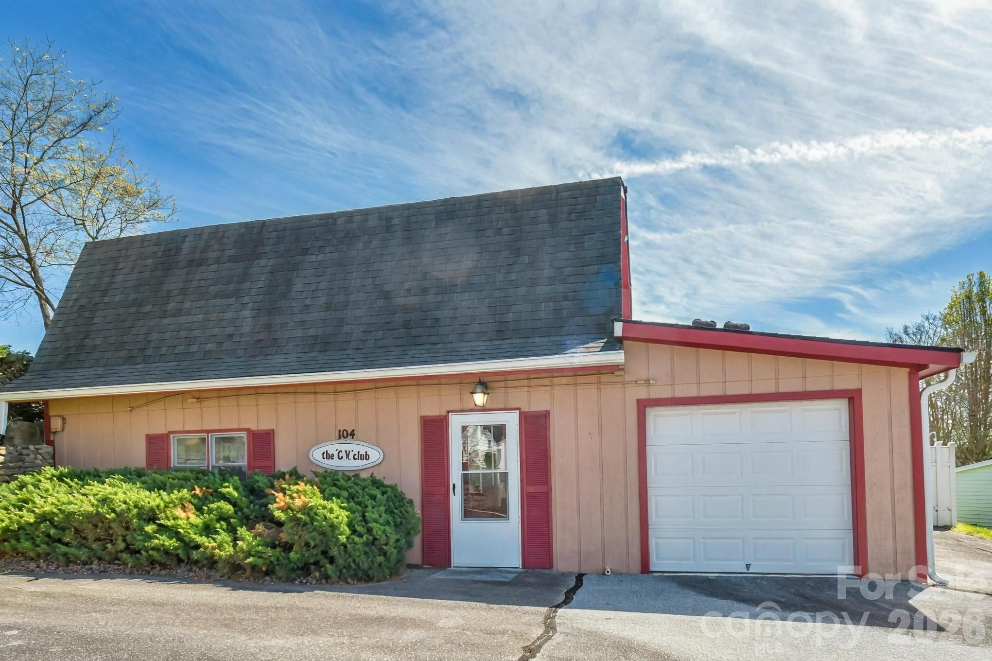 222 Cranbrook Circle