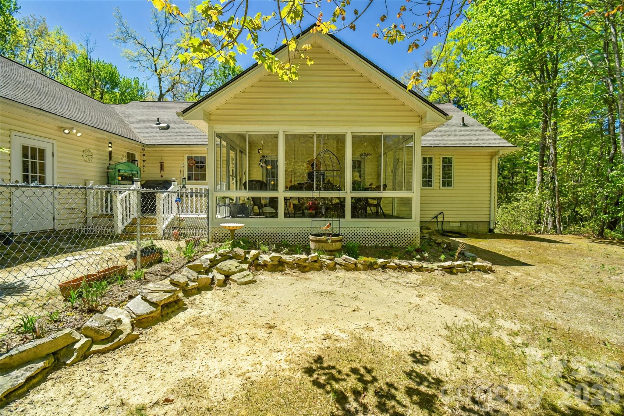 548 Thunder Road