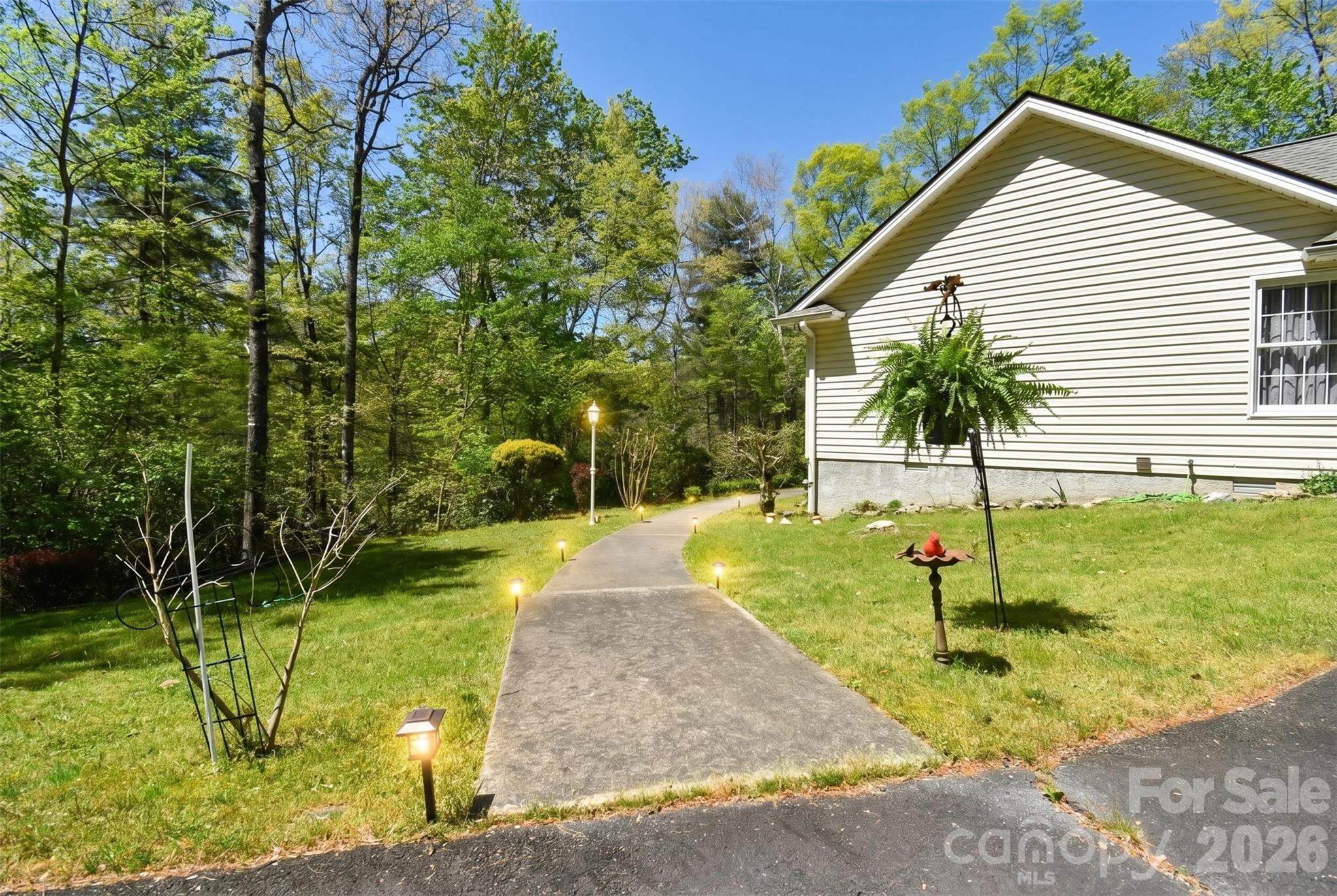 548 Thunder Road