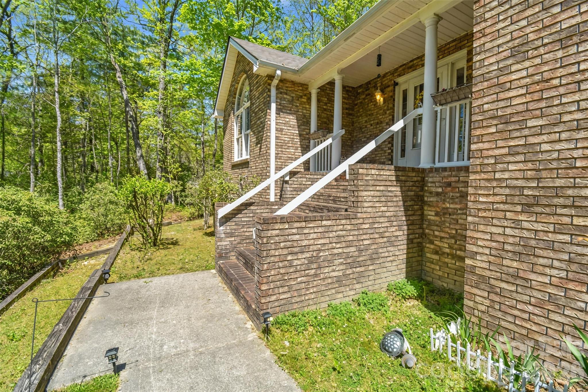 548 Thunder Road