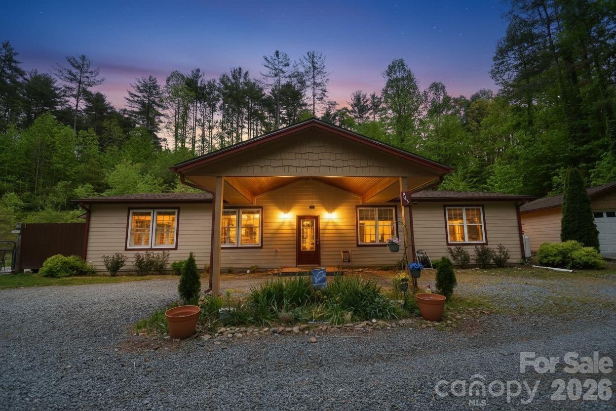 945 N Country Club Road