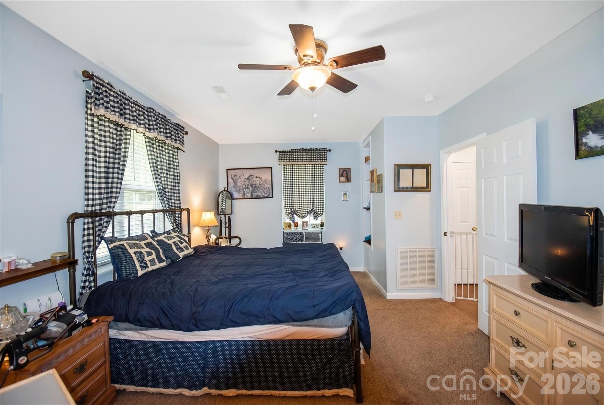 945 N Country Club Road