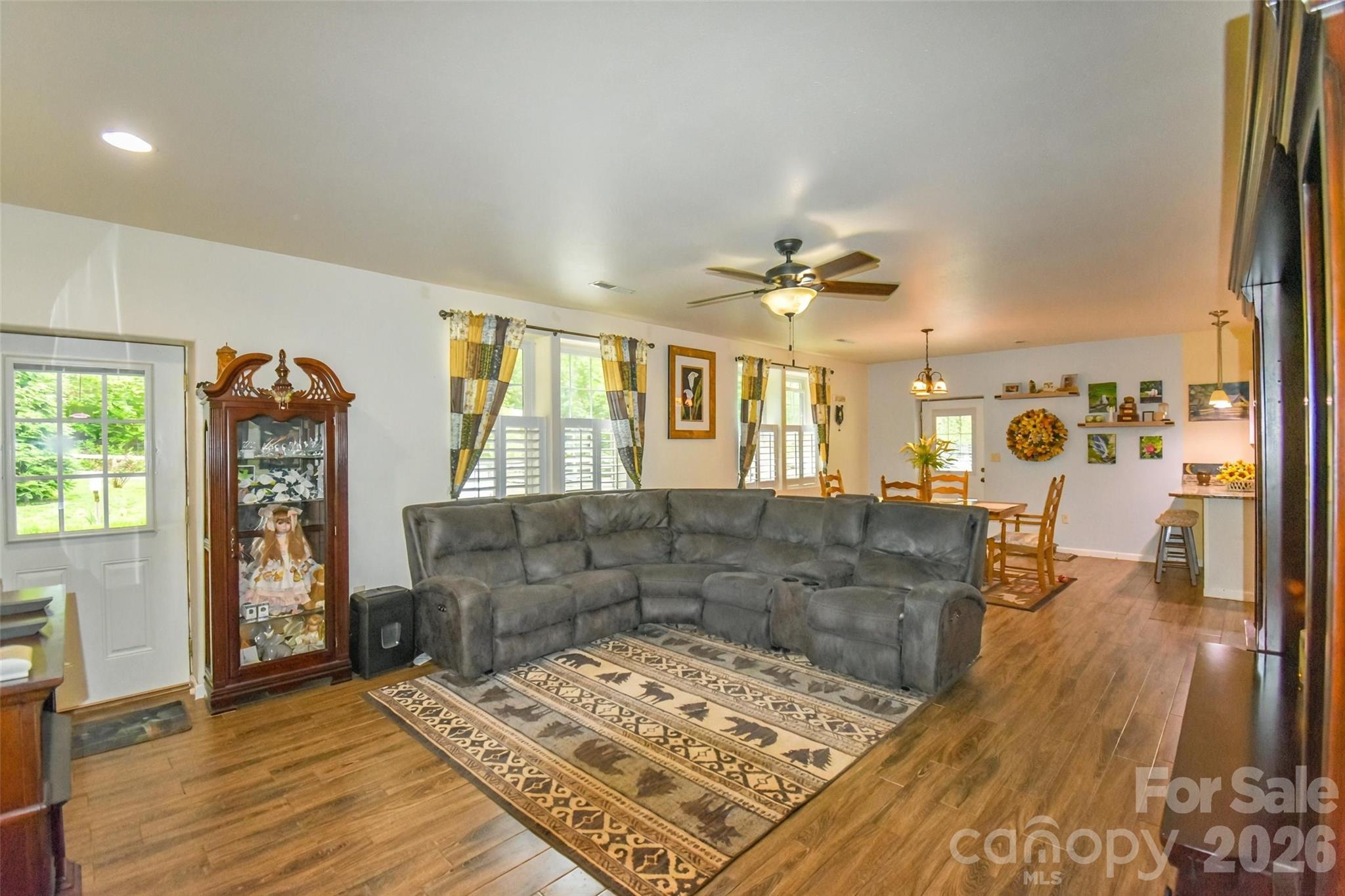 945 N Country Club Road