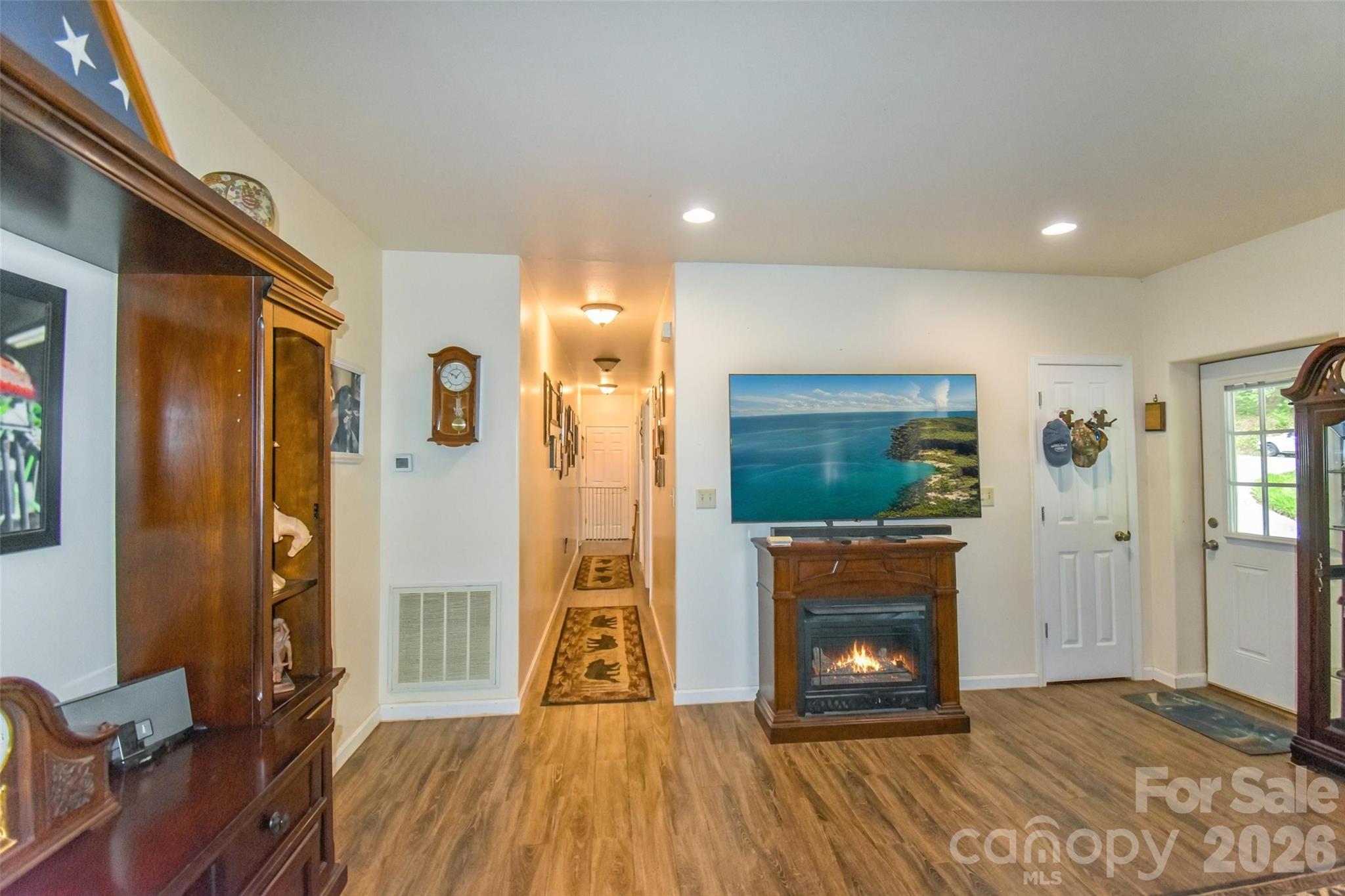 945 N Country Club Road