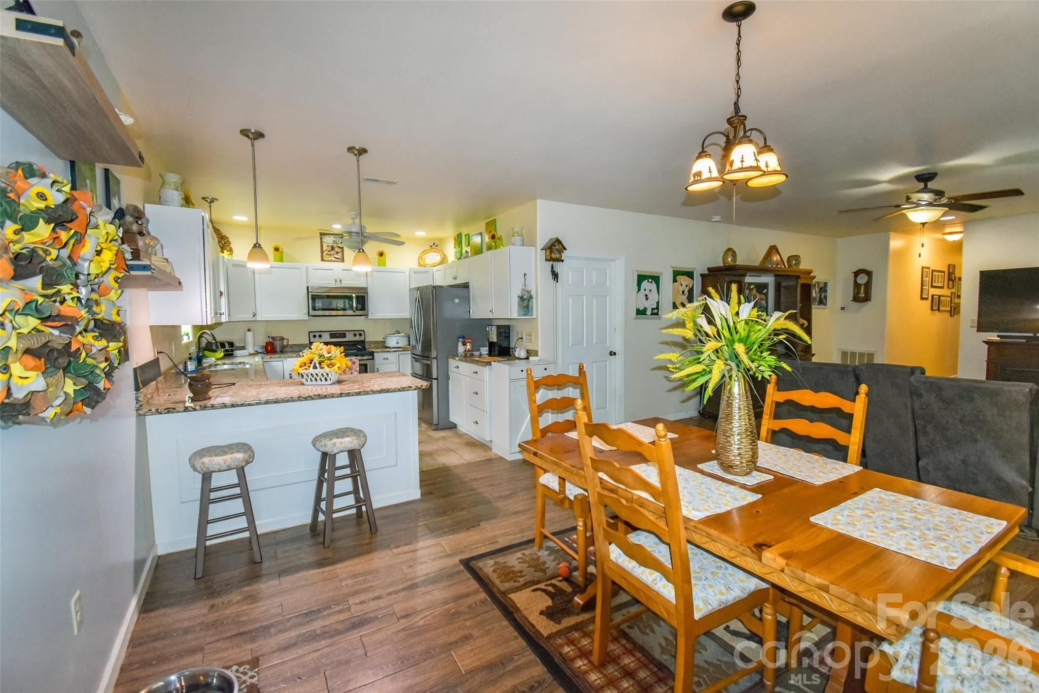 945 N Country Club Road