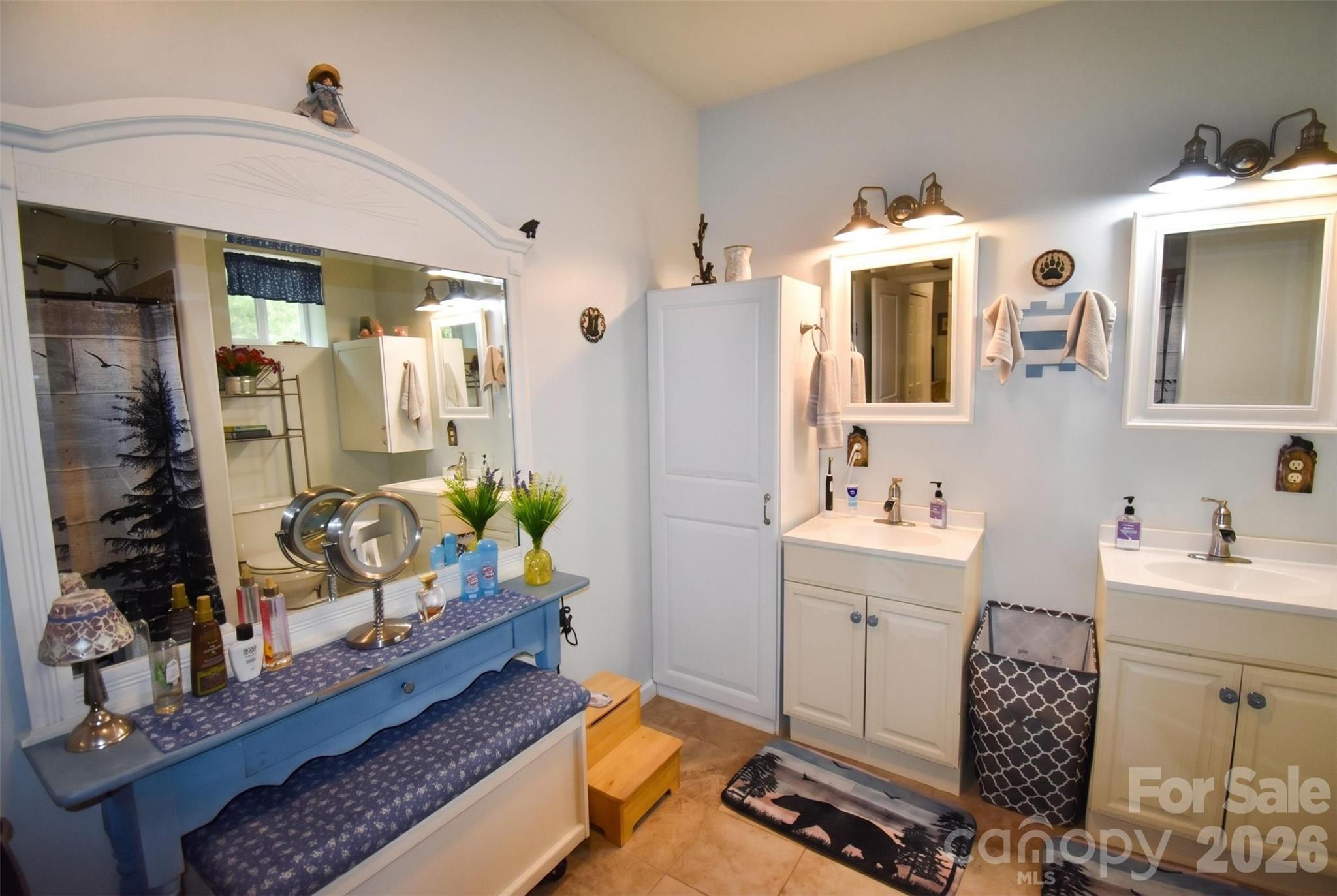 945 N Country Club Road