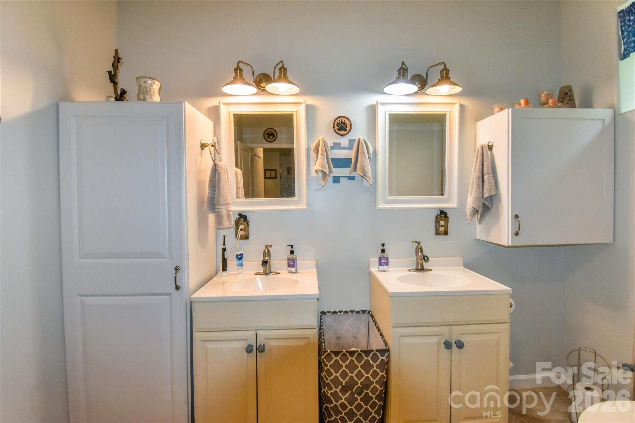 945 N Country Club Road