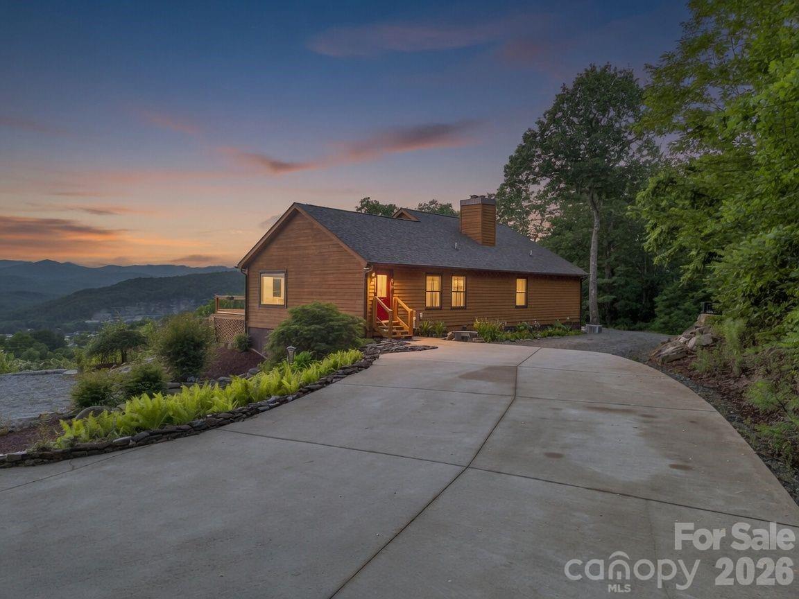 1025 Jeter Mountain Road