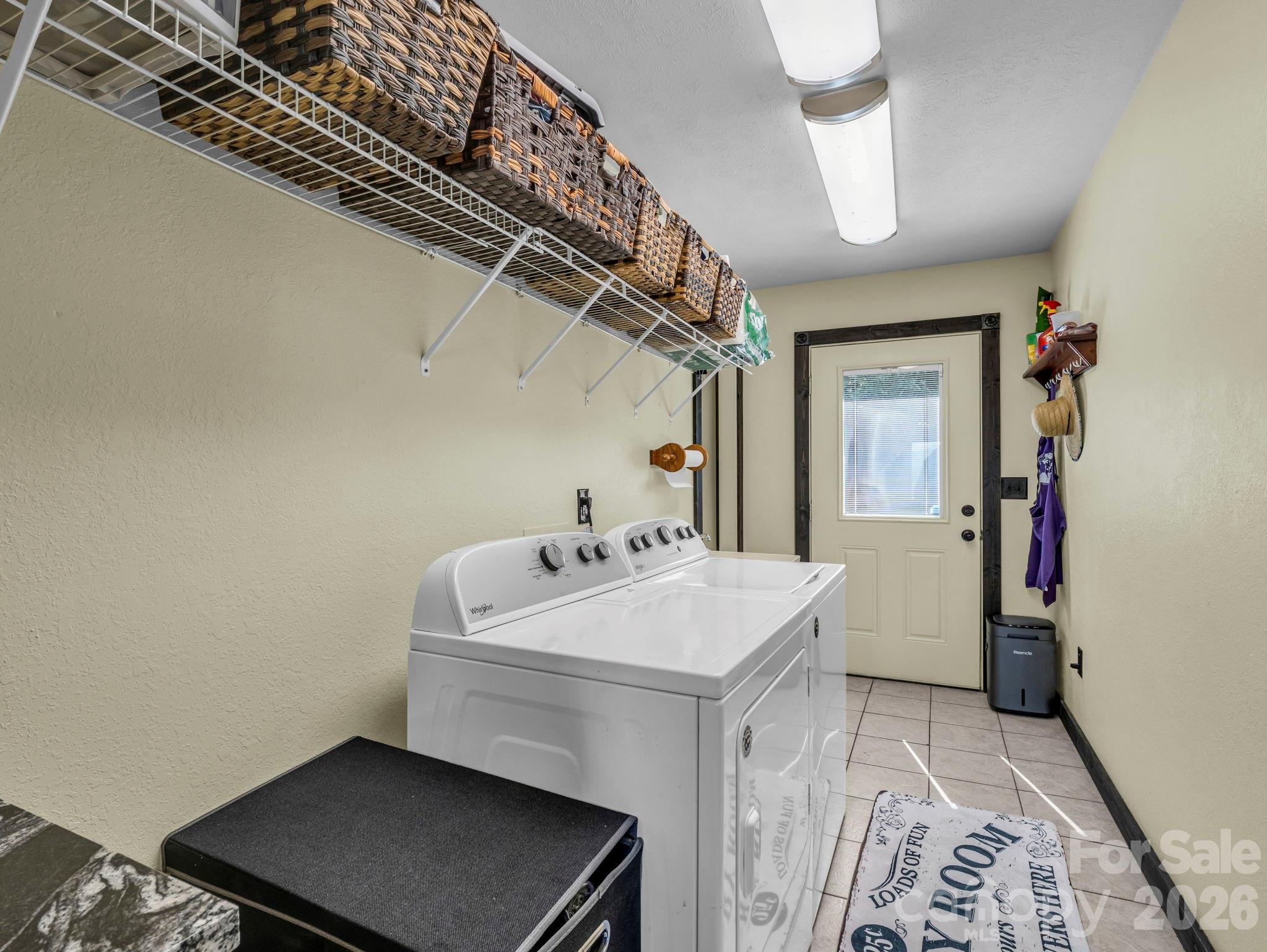 1025 Jeter Mountain Road