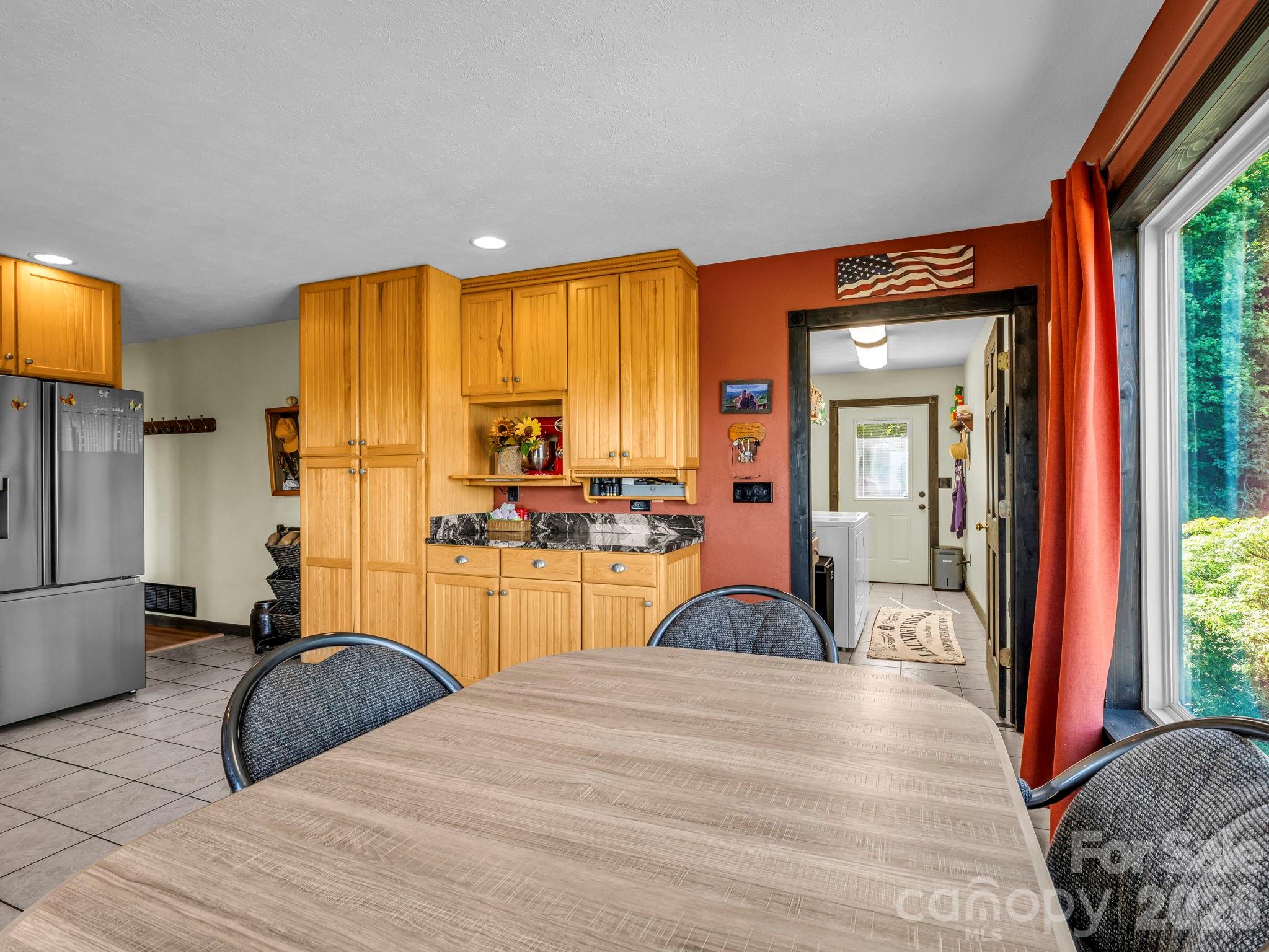 1025 Jeter Mountain Road