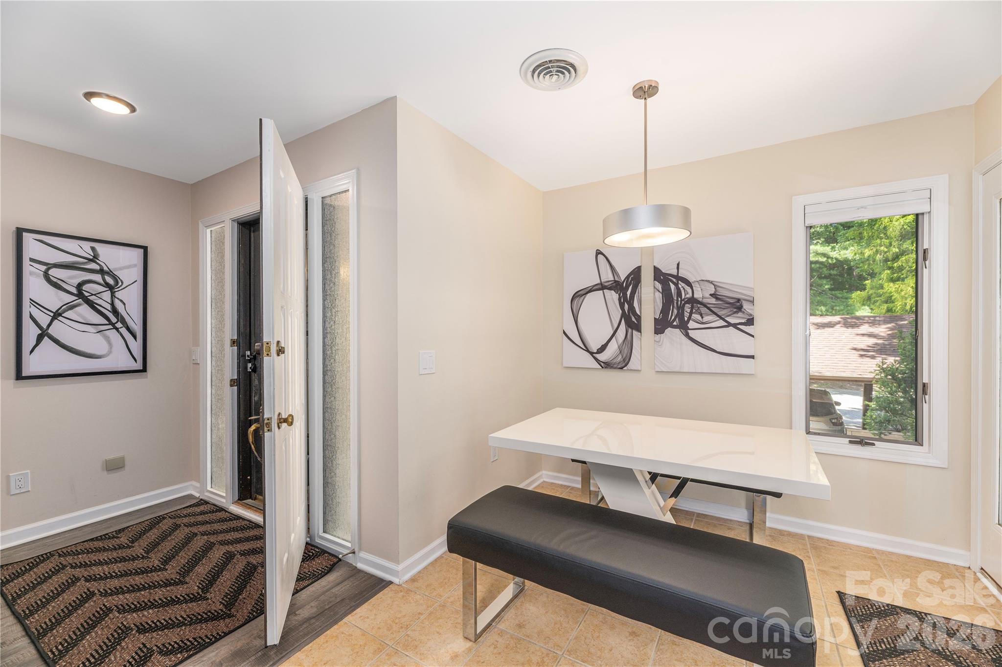 204 Live Oak Lane