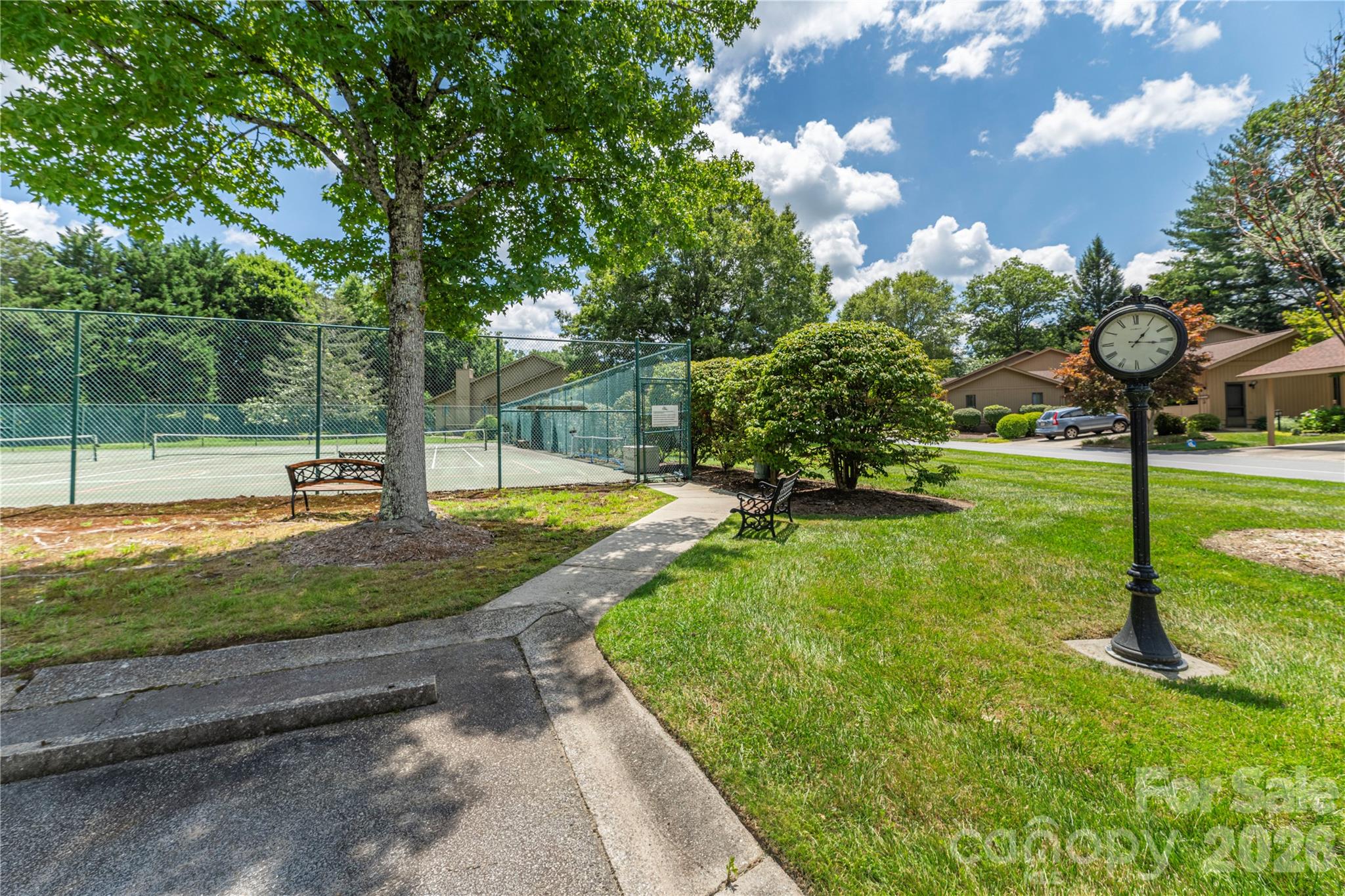 204 Live Oak Lane