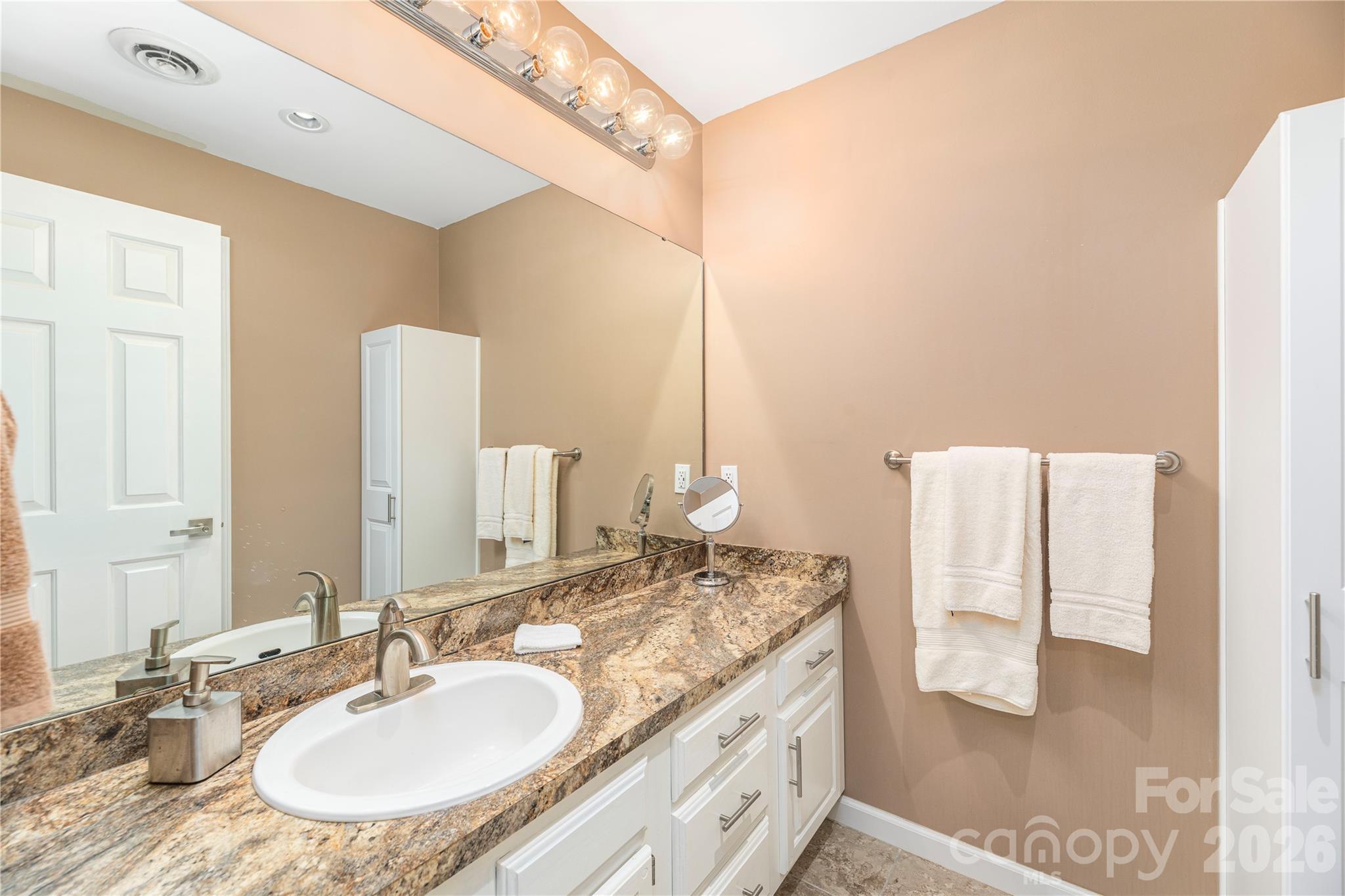 204 Live Oak Lane