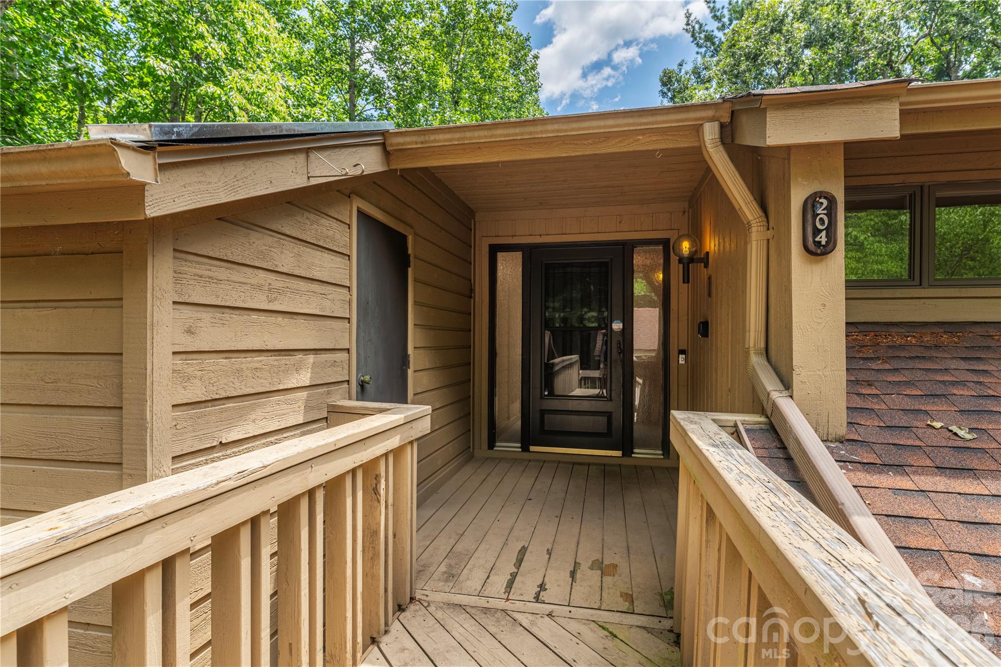 204 Live Oak Lane