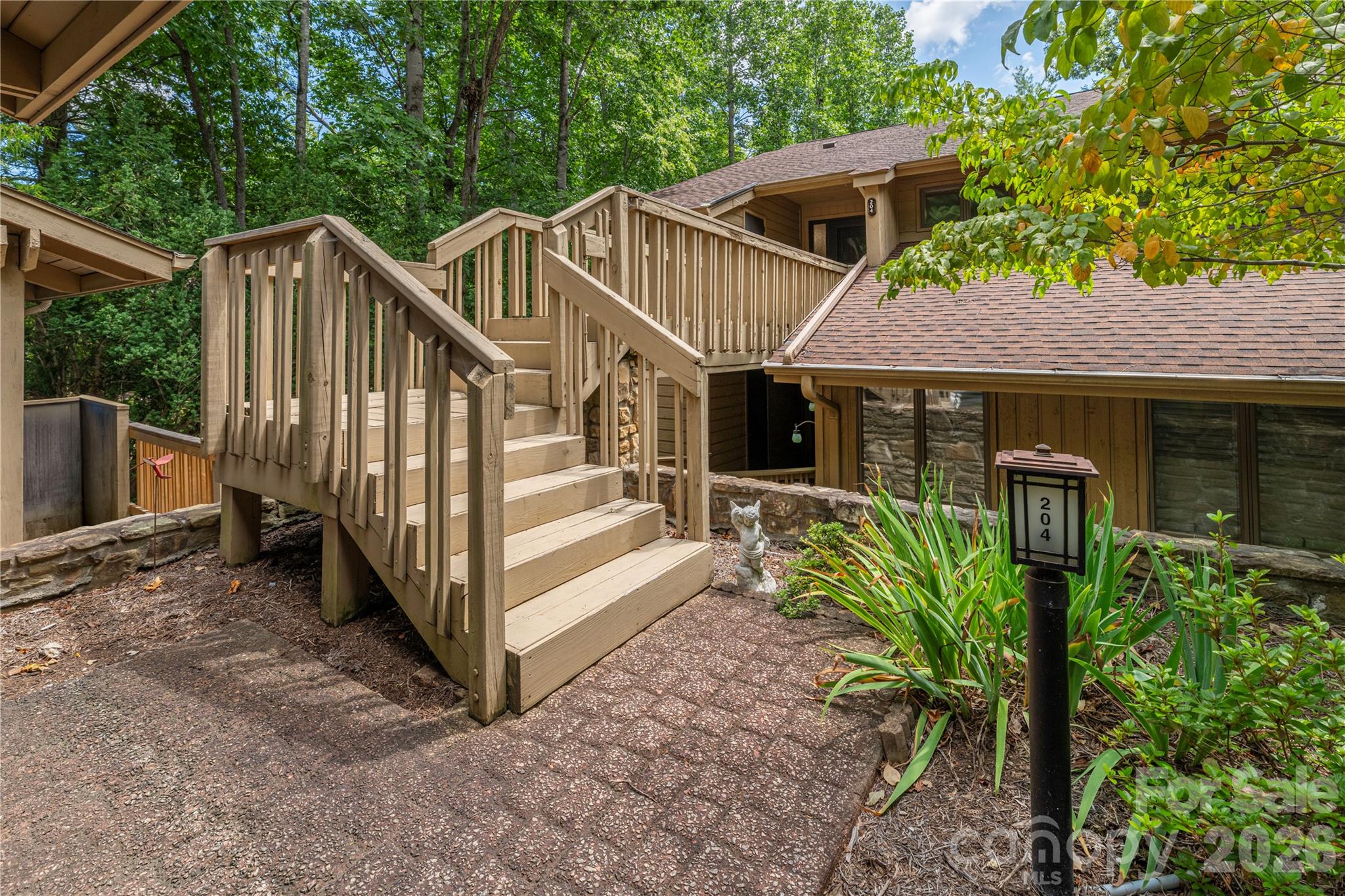 204 Live Oak Lane