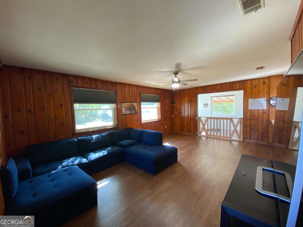 394 Thompson Lane