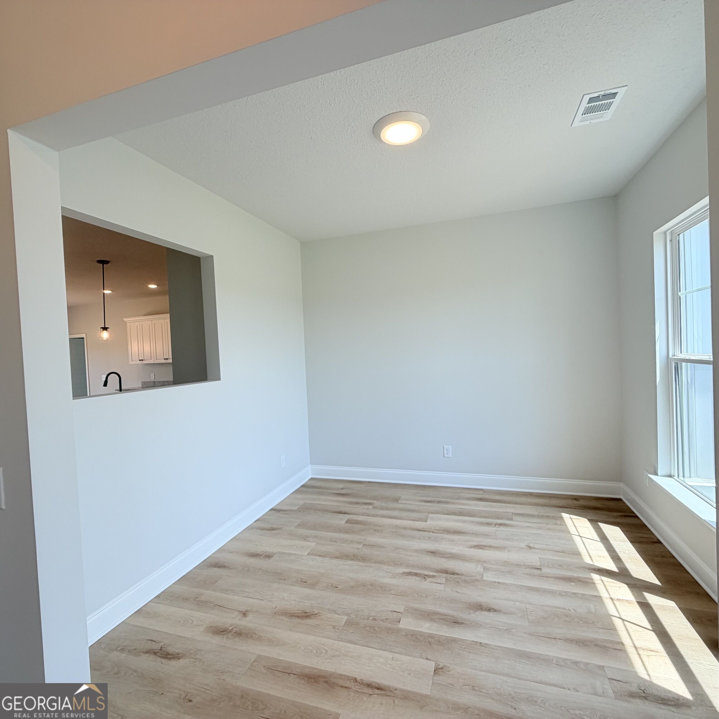 325 Livingston Bend