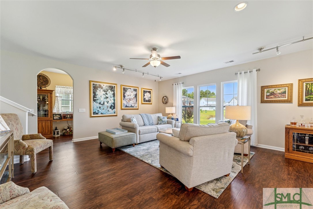 225 Willow Point Circle