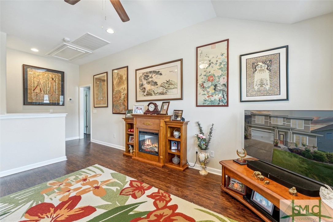 225 Willow Point Circle