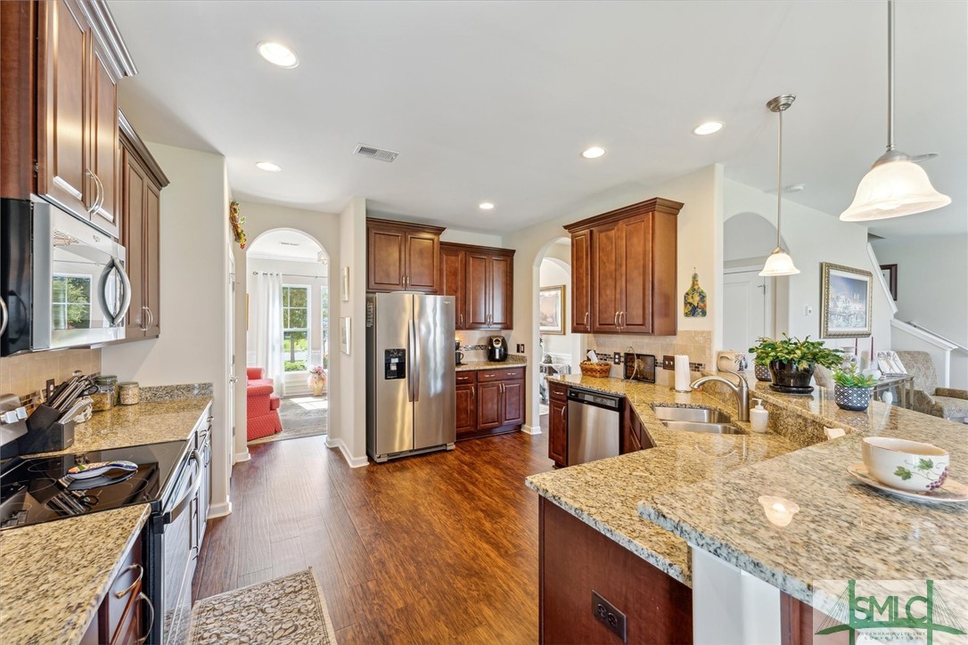 225 Willow Point Circle