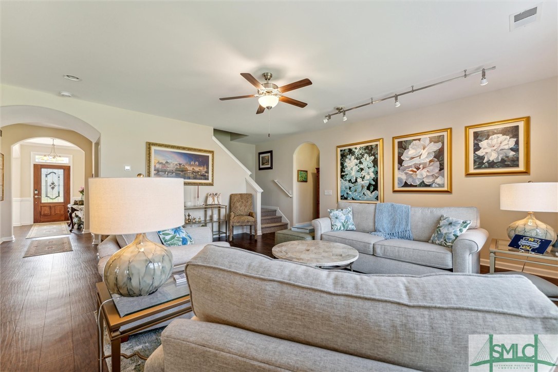 225 Willow Point Circle