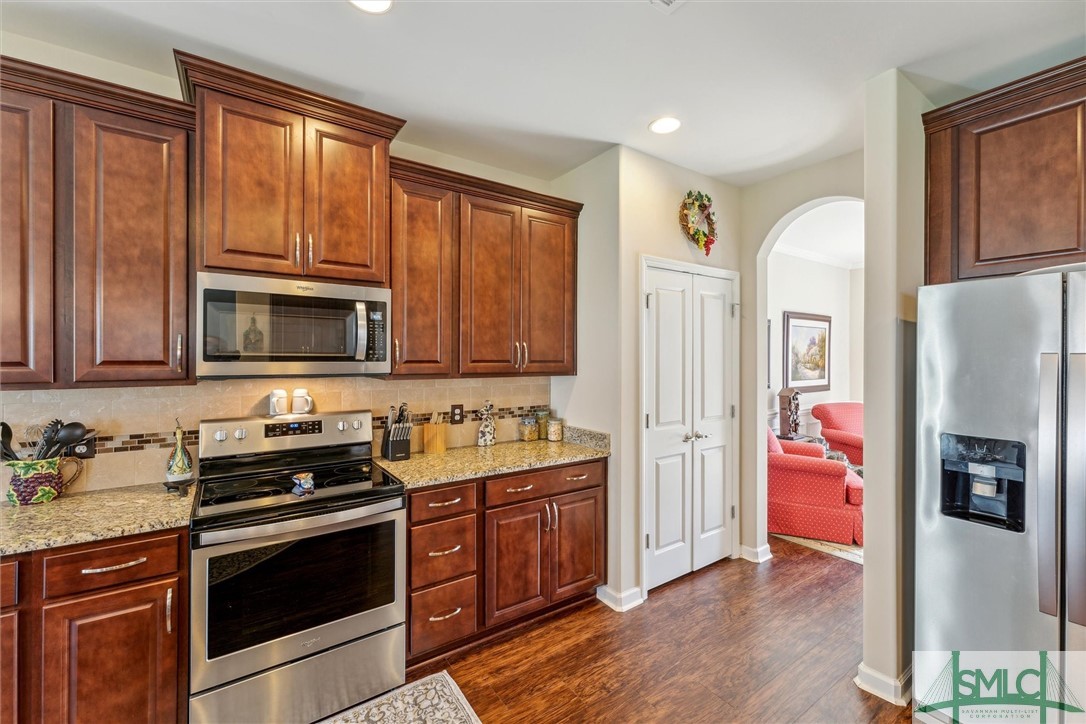 225 Willow Point Circle