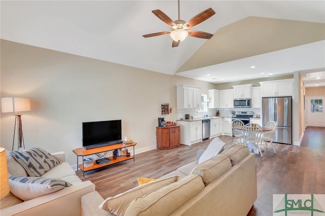123 Circle Road