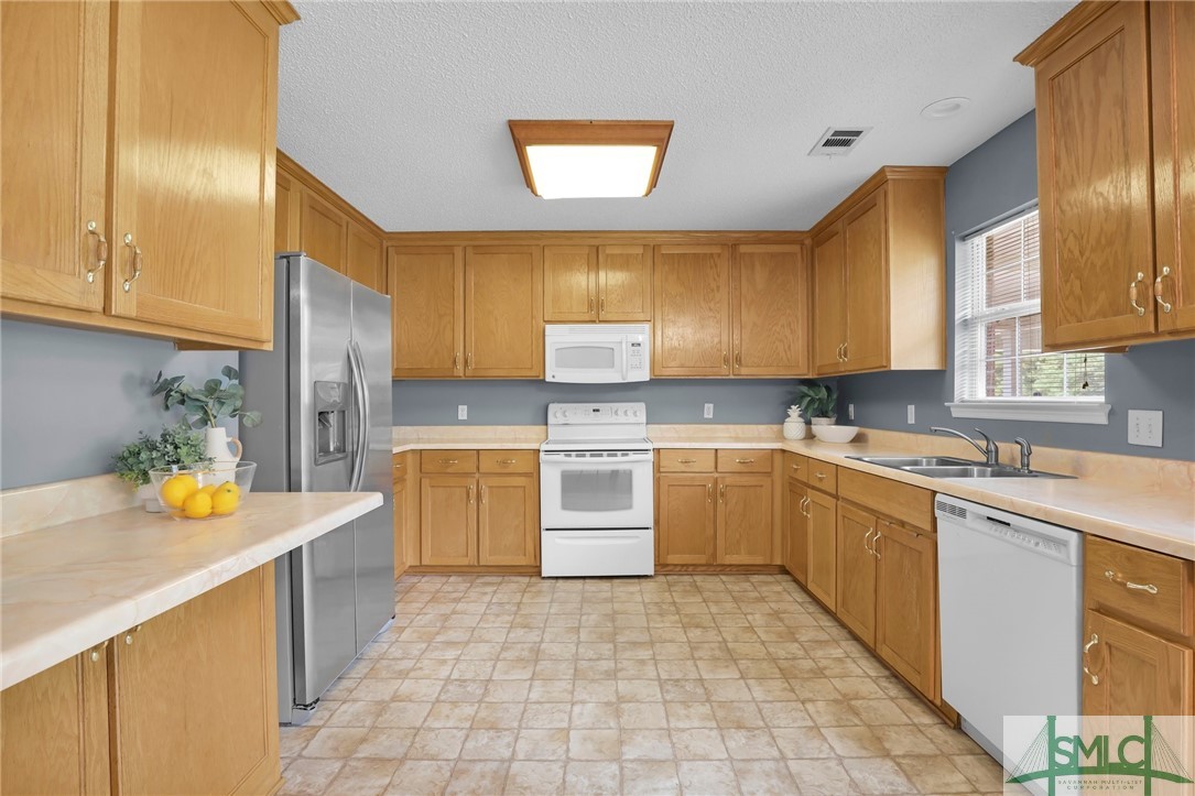 602 S Skinner Avenue