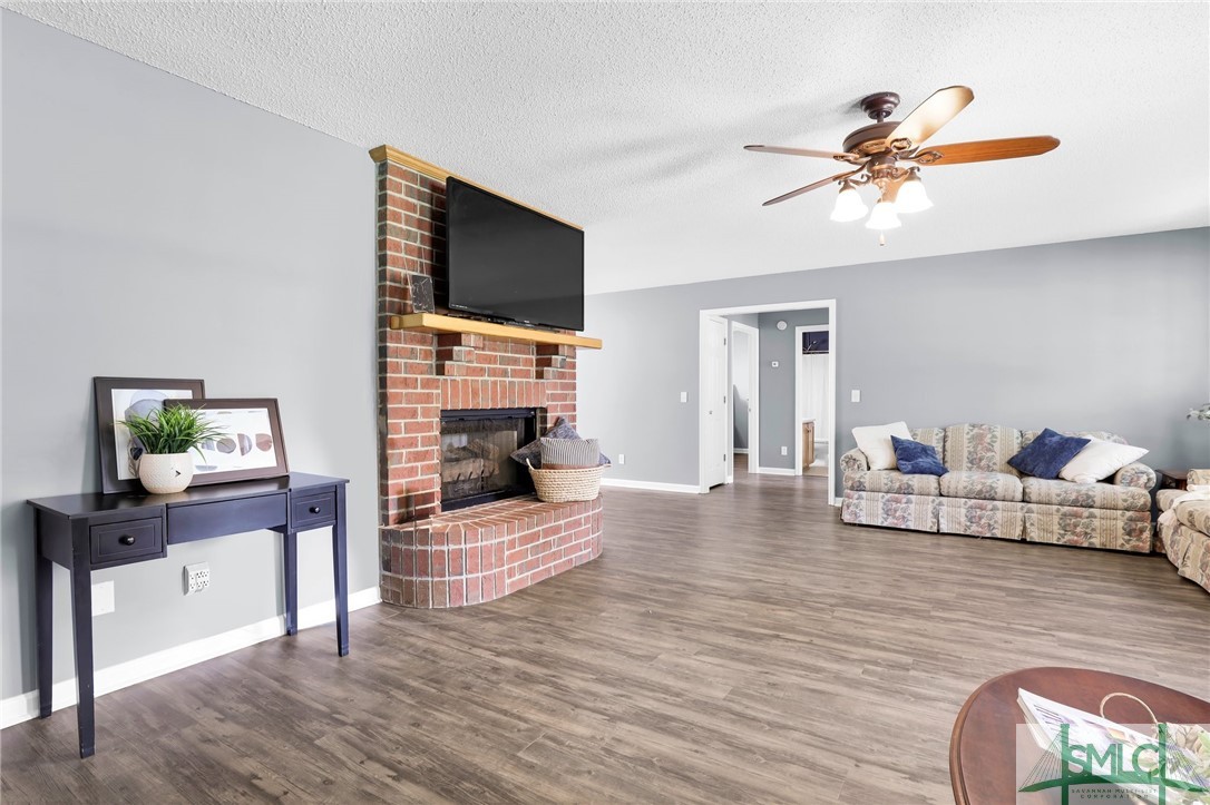 602 S Skinner Avenue