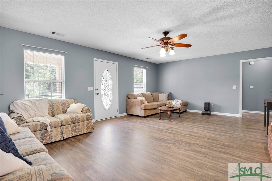 602 S Skinner Avenue