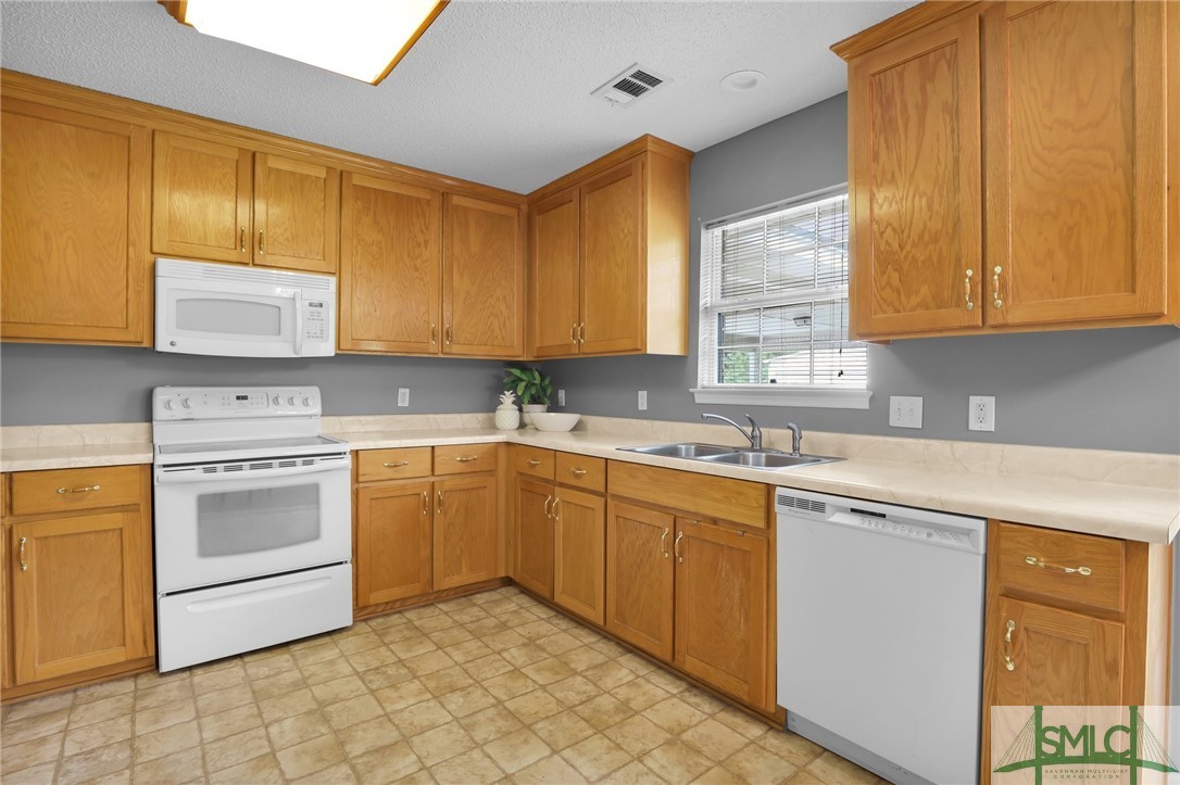 602 S Skinner Avenue