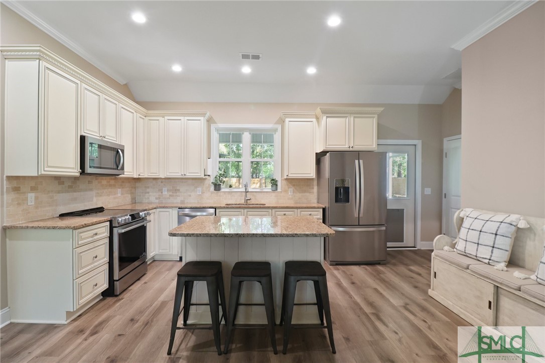 620 W 9th Street