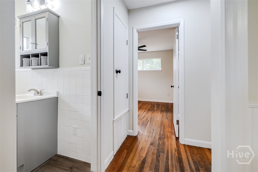 2105 Saint Johns Ave