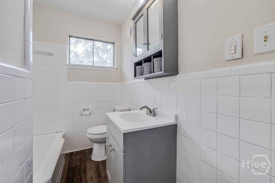 2105 Saint Johns Ave