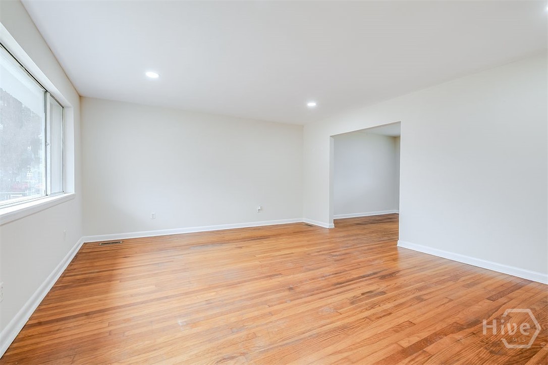 2105 Saint Johns Ave