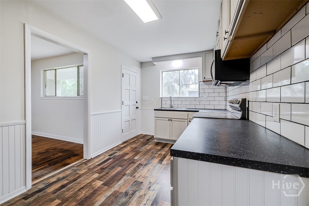 2105 Saint Johns Ave