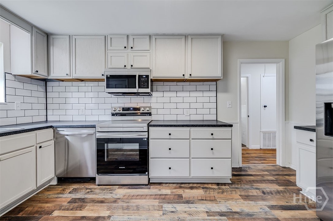 2105 Saint Johns Ave