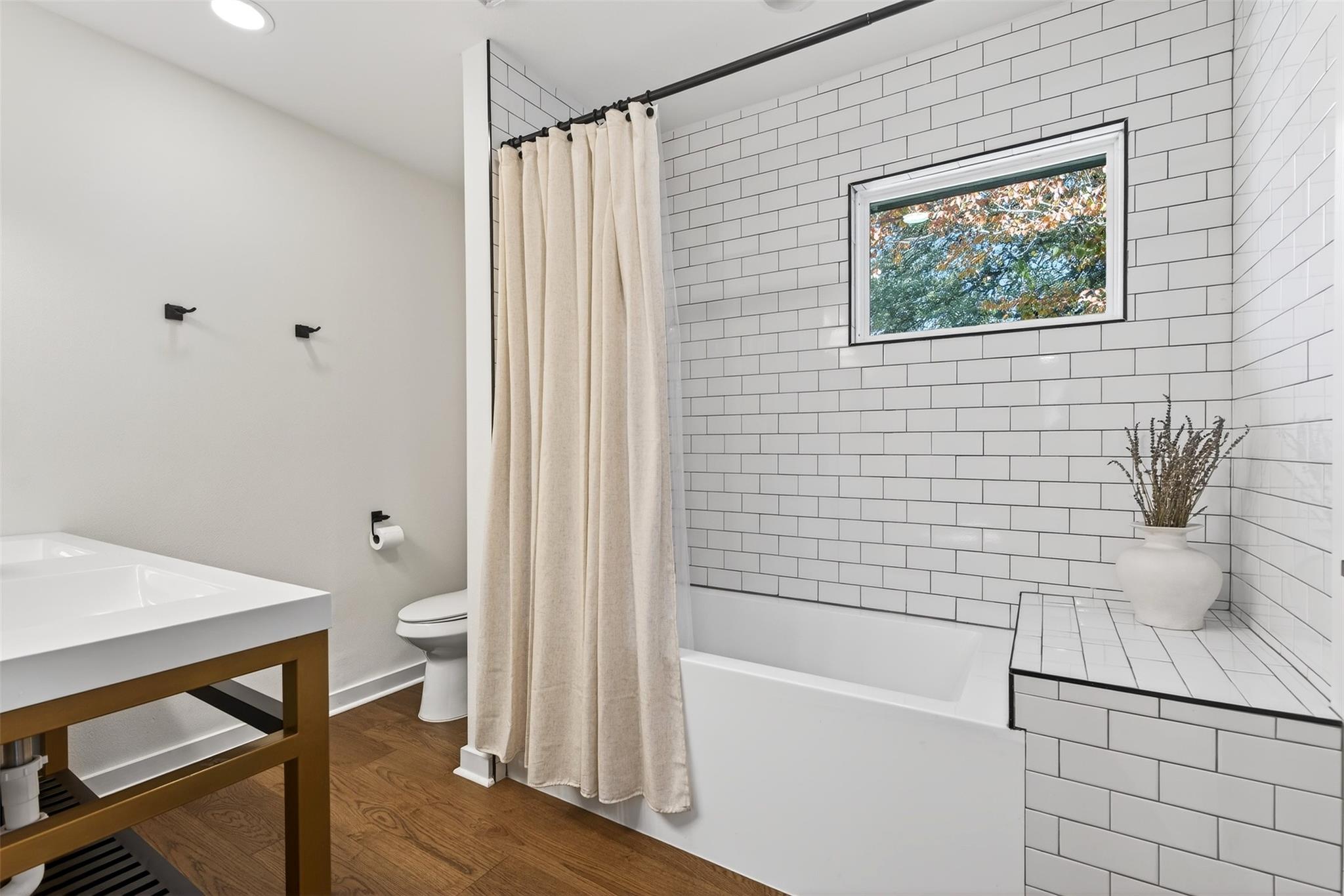 2502 Comburg Castle WAY