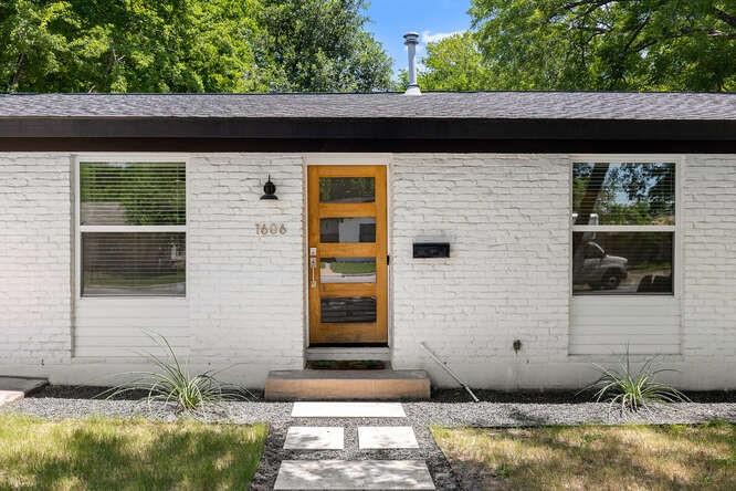 1606 Sweetbriar Ave
