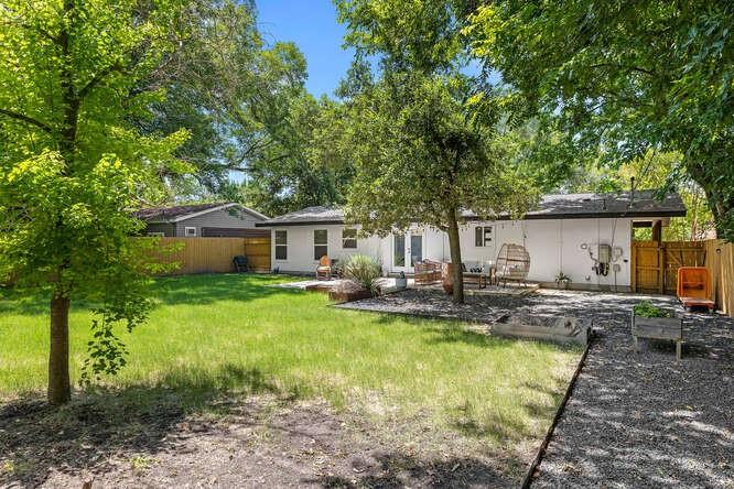1606 Sweetbriar Ave